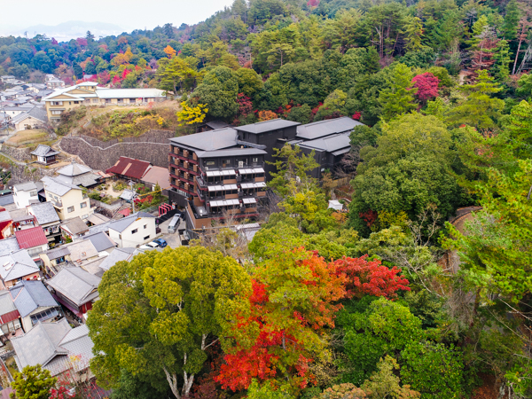 外観（紅葉）