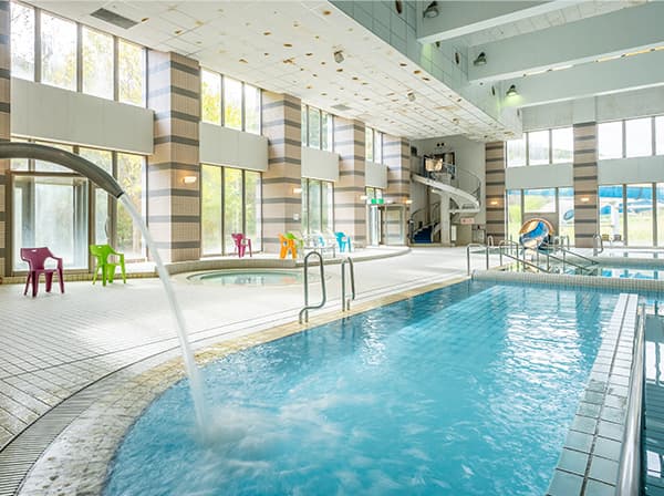 室内温水プール