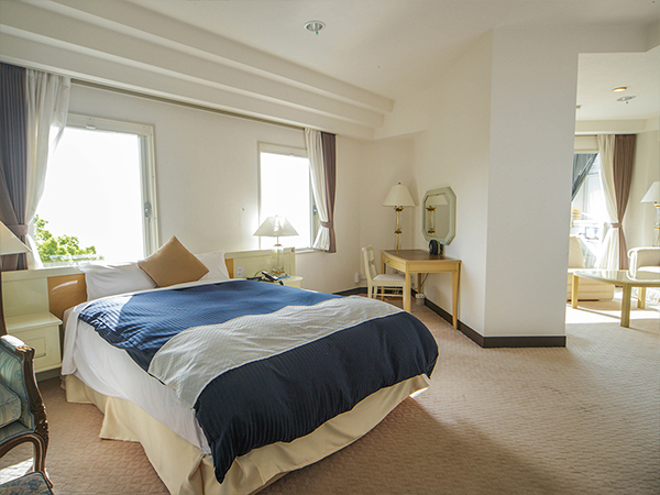 【オーシャンスイート】55㎡＋専用テラス8㎡　信楽焼露天風呂