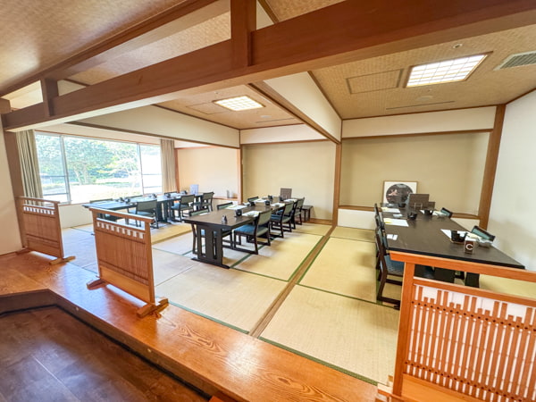 レストラン