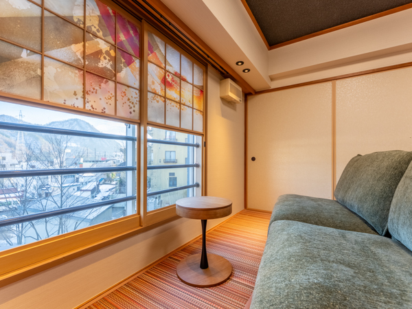 【和モダンスイート和洋室】60平米＋テラス10平米　信楽焼半露天風呂