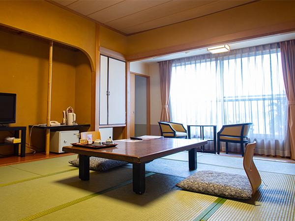 【和美麗】10畳　バストイレ付