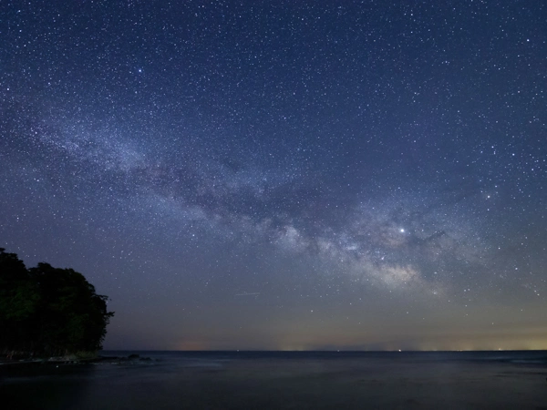 星空を眺める