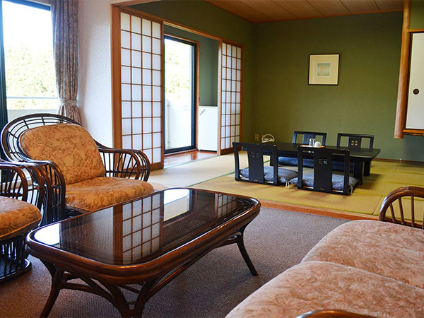 【和洋室】72平米（洋室36m² + 和室10畳）