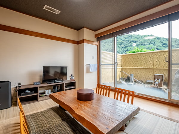 【和モダン和洋室】46平米露天岩風呂