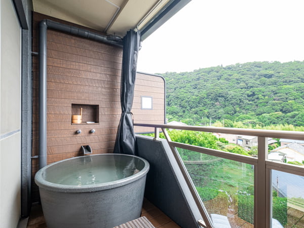 【和モダン和洋室】40平米＋テラス6平米信楽焼露天風呂