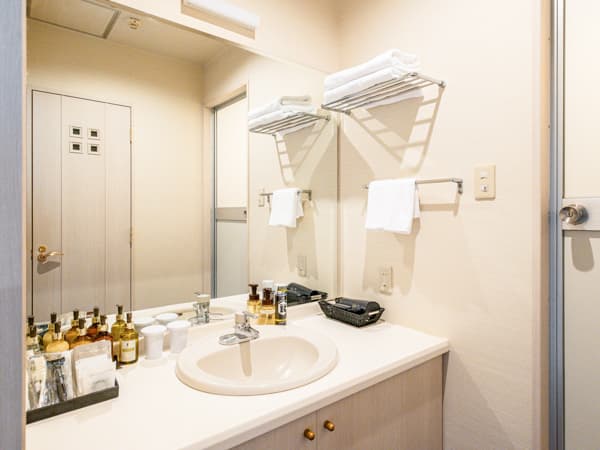 【和モダン和洋室】40平米＋テラス6平米信楽焼露天風呂