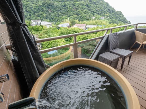 【洋モダンJrスイート】45平米＋テラス10平米信楽焼露天風呂