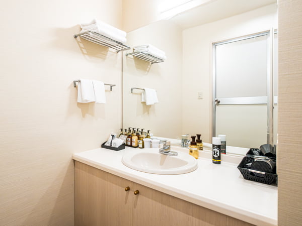 【洋モダンJrスイート】45平米＋テラス10平米信楽焼露天風呂