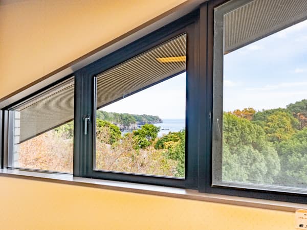 【和モダンコーナー洋室】