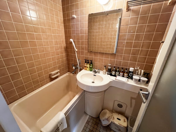 【和モダン洋室】30平米＋専用テラス5平米 信楽焼露天風呂