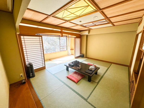 和室15畳　バス・トイレ付【禁煙】