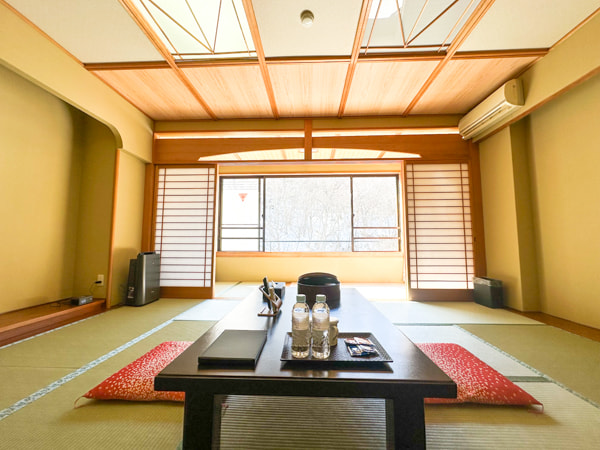 和室10畳　バス・トイレ付【禁煙】