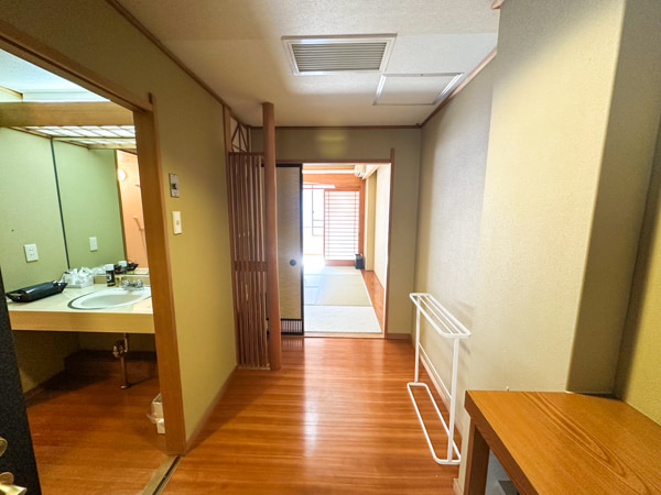 和室10畳　バス・トイレ付【禁煙】