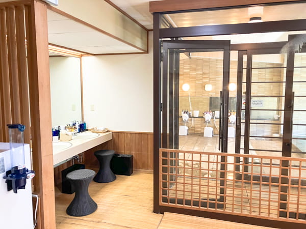 脱衣所（男湯）