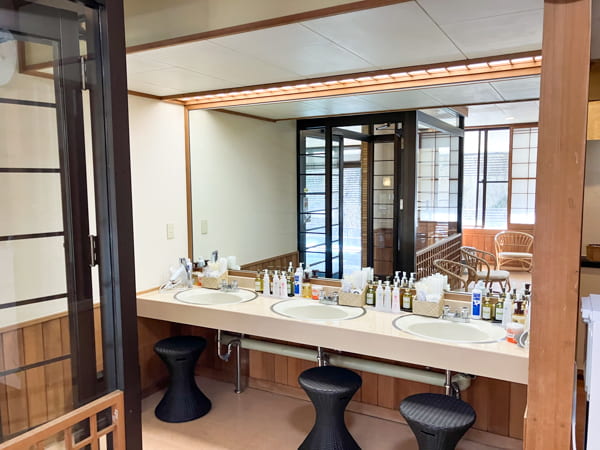 脱衣所（女湯）