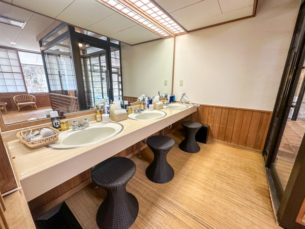 脱衣所（男湯）