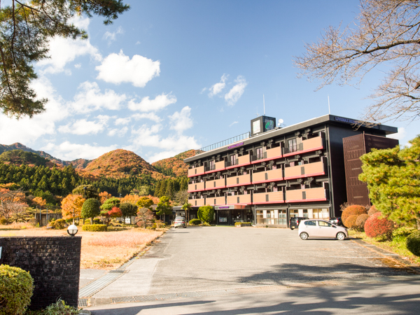 外観（紅葉）
